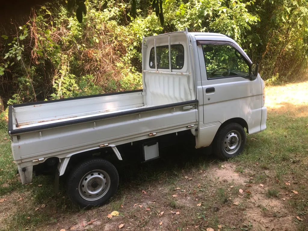 1999 Daihatsu Hijet, a Kei Truck, for sale at Fun Karz in North Little Rock, AR (photo 6 of 11)