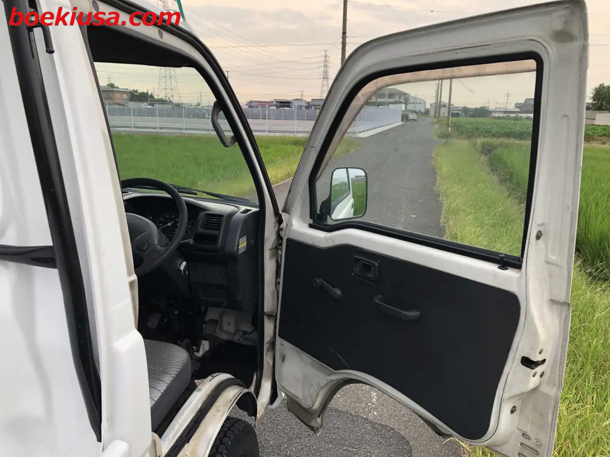 1999 Daihatsu Hijet, a white Kei Truck, for sale at Boeki USA in Paterson, NJ (photo 12 of 20)