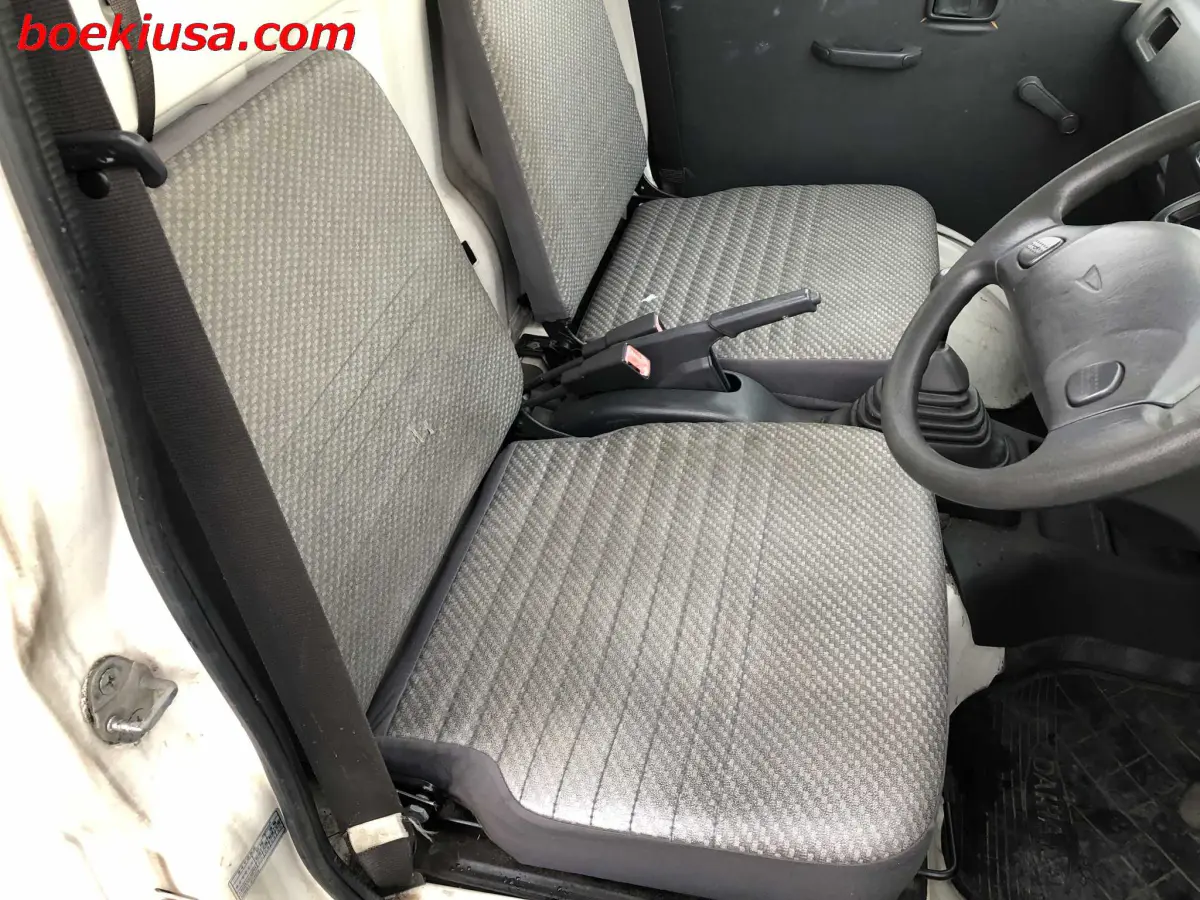1999 Daihatsu Hijet, a white Kei Truck, for sale at Boeki USA in Paterson, NJ (photo 14 of 20)