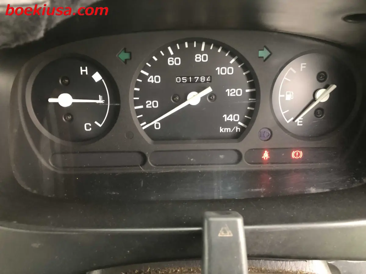 1999 Daihatsu Hijet, a white Kei Truck, for sale at Boeki USA in Paterson, NJ (photo 18 of 20)