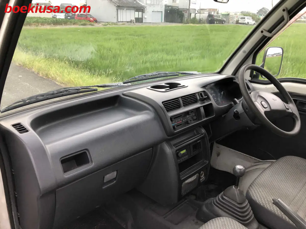 1999 Daihatsu Hijet, a white Kei Truck, for sale at Boeki USA in Paterson, NJ (photo 9 of 20)