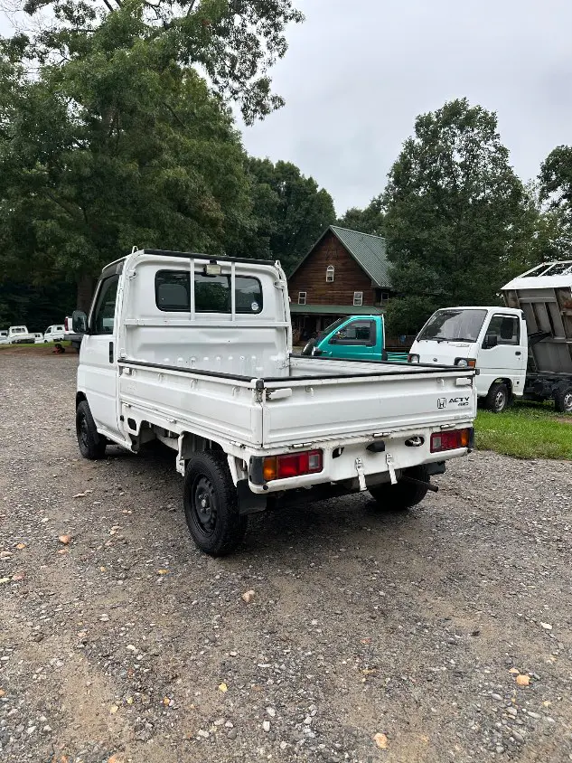 1999 Honda Acty 4WD, a white Kei Truck, for sale at Mayberry Mini Trucks in Mount Airy, NC (photo 15 of 20)