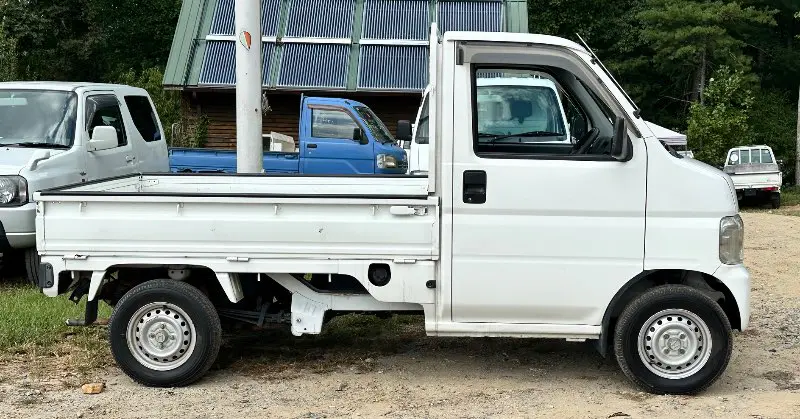 1999 Honda Acty 4WD, a white Kei Truck, for sale at Mayberry Mini Trucks in Mount Airy, NC (photo 4 of 15)
