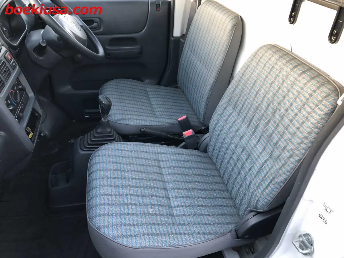 1999 Honda Acty 4x4, a white Kei Truck, for sale at Boeki USA in Paterson, NJ (photo 10 of 20)