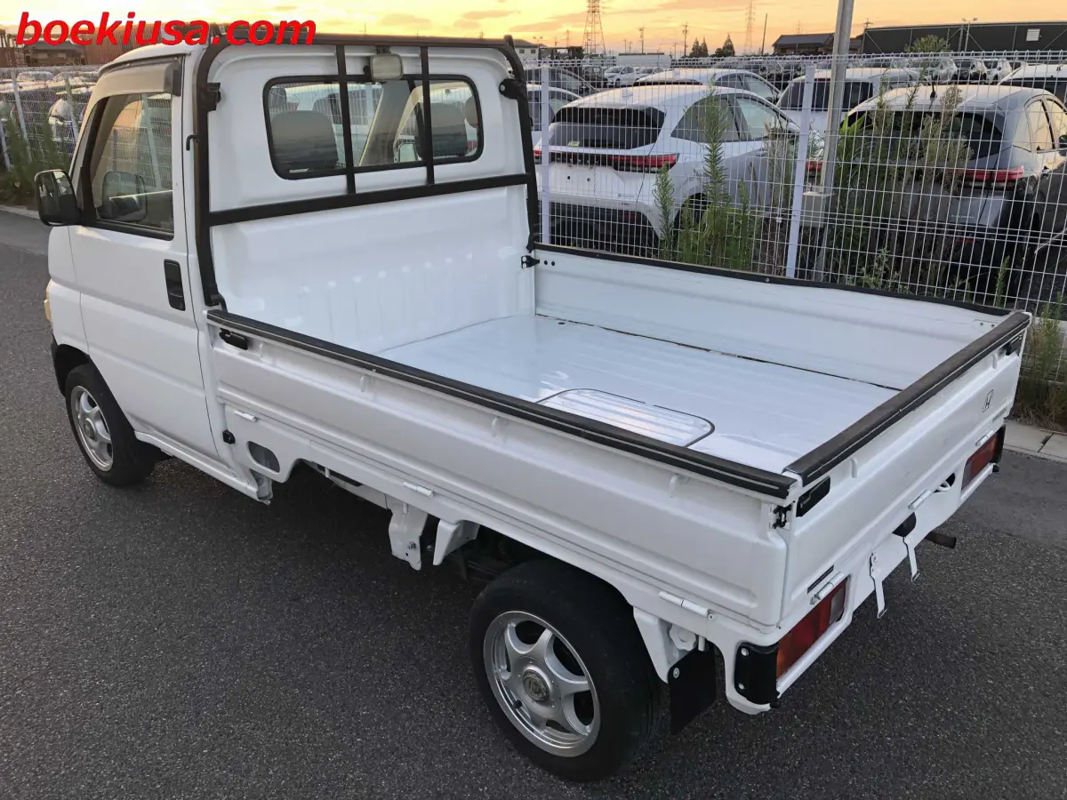 1999 Honda Acty 4x4, a white Kei Truck, for sale at Boeki USA in Paterson, NJ (photo 3 of 20)