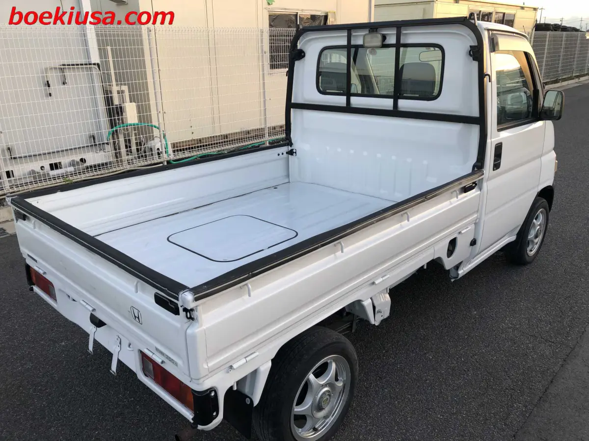 1999 Honda Acty 4x4, a white Kei Truck, for sale at Boeki USA in Paterson, NJ (photo 4 of 20)