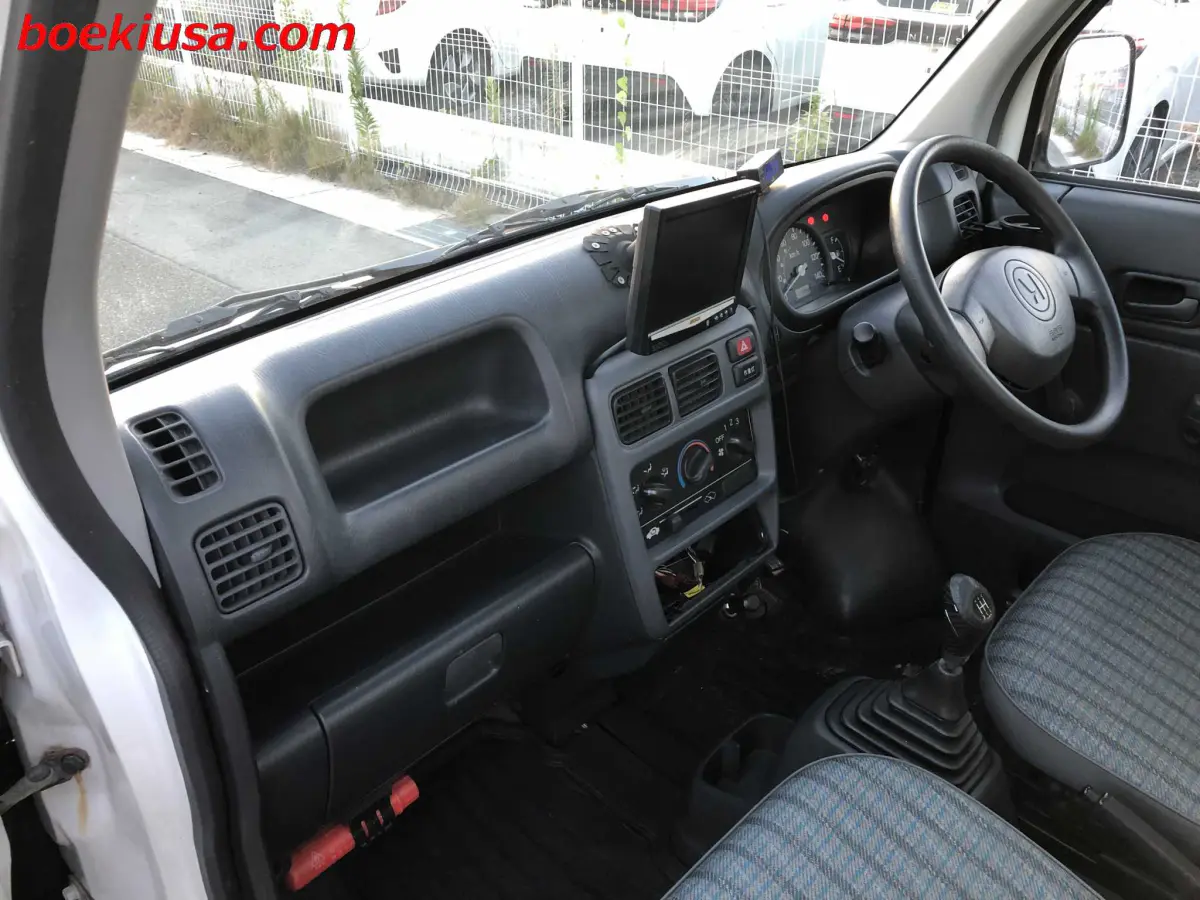 1999 Honda Acty 4x4, a white Kei Truck, for sale at Boeki USA in Paterson, NJ (photo 9 of 20)