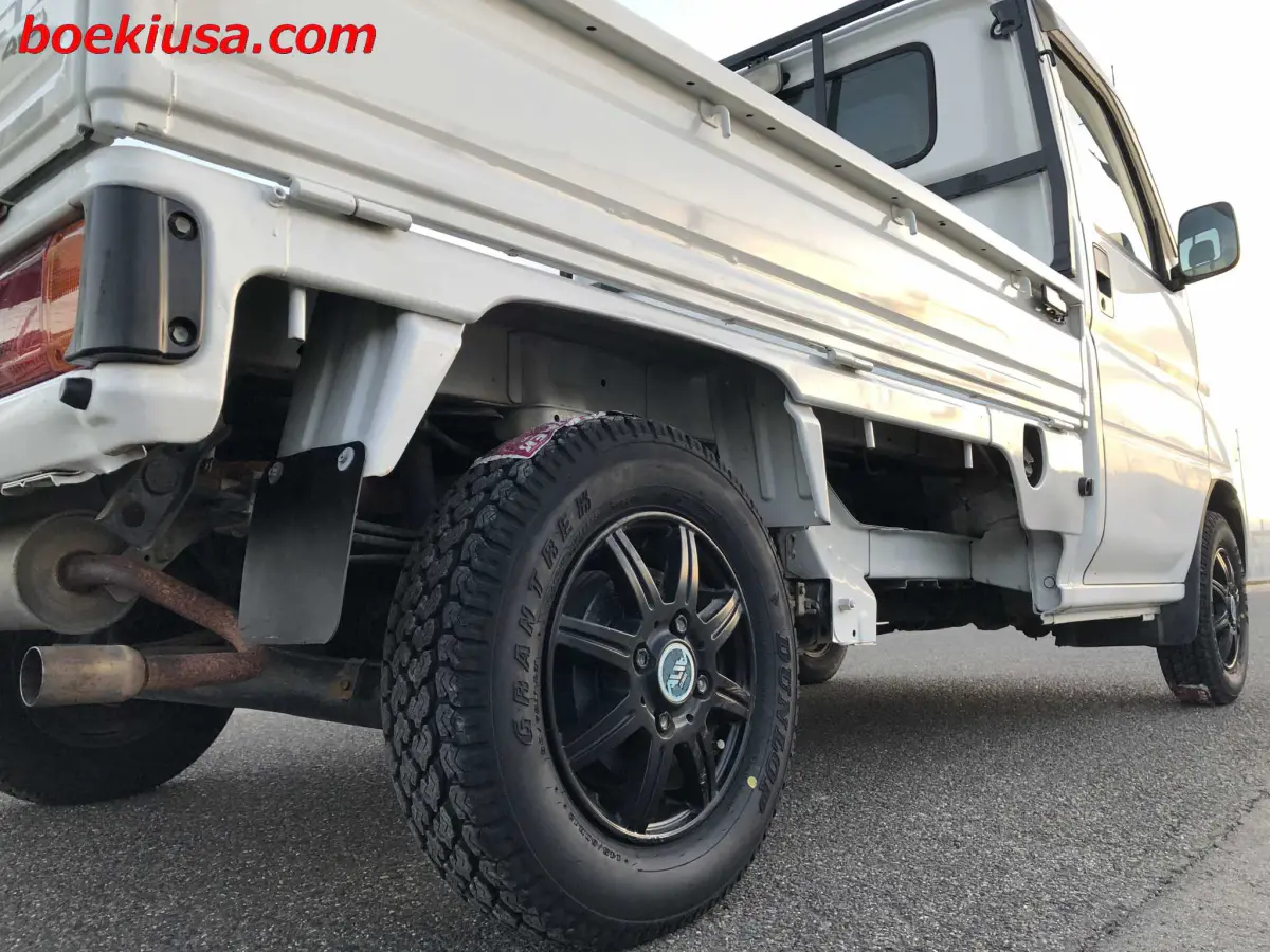 1999 Honda Acty 4x4, a white Kei Truck, for sale at Boeki USA in Paterson, NJ (photo 6 of 20)