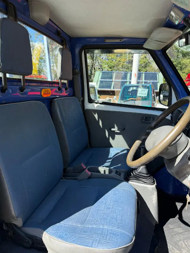1999 Mitsubishi Minicab 4WD, a white Kei Truck, for sale at Mayberry Mini Trucks in Mount Airy, NC (photo 11 of 20)