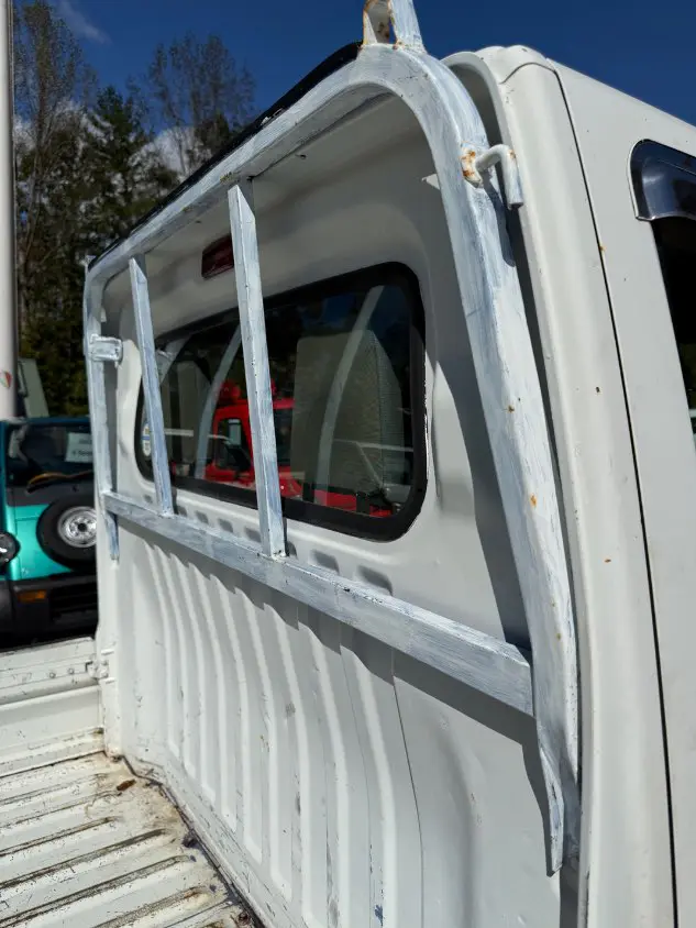 1999 Mitsubishi Minicab 4WD, a white Kei Truck, for sale at Mayberry Mini Trucks in Mount Airy, NC (photo 15 of 20)