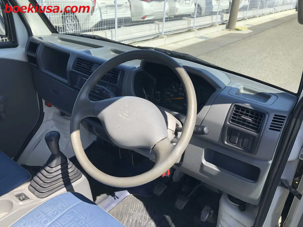 1999 Mitsubishi Minicab, a white Kei Truck, for sale at Boeki USA in Paterson, NJ (photo 13 of 20)