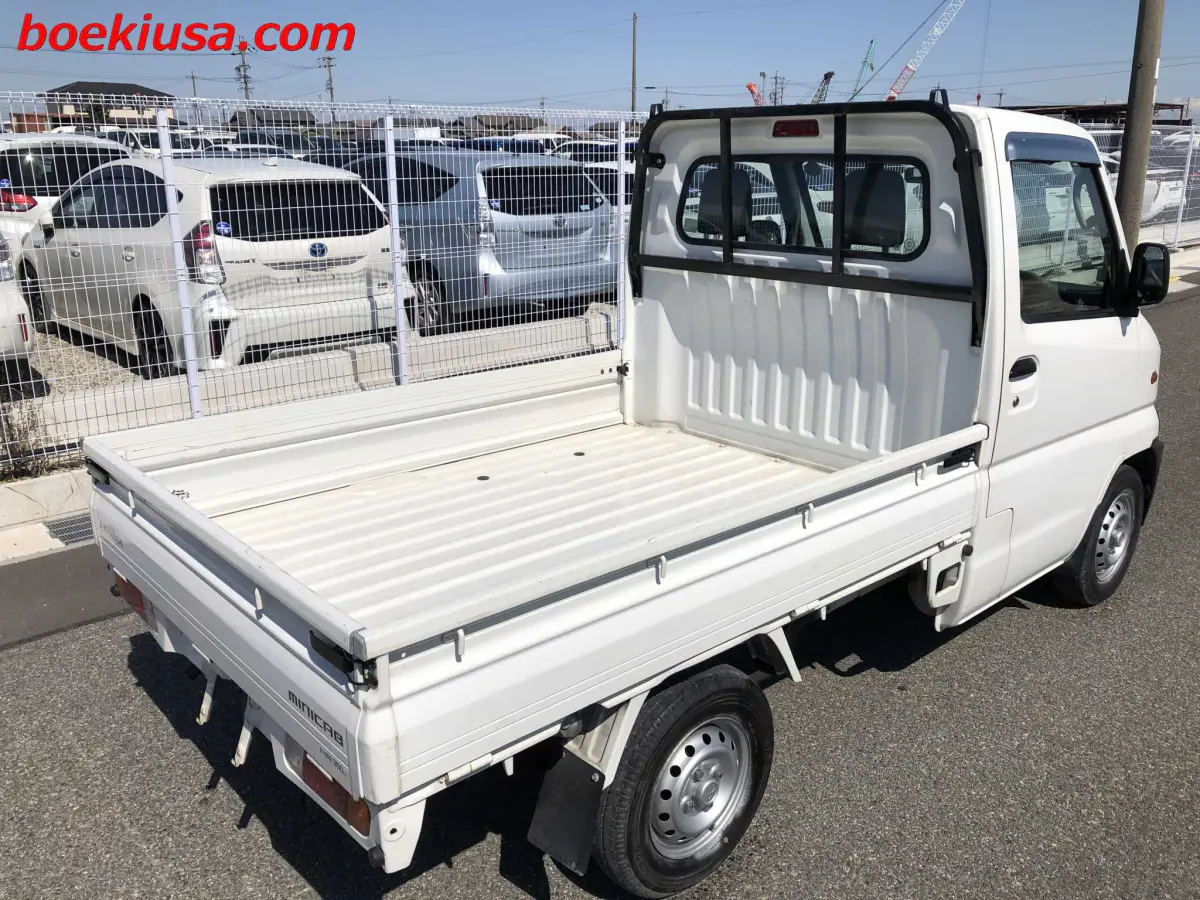 1999 Mitsubishi Minicab, a white Kei Truck, for sale at Boeki USA in Paterson, NJ (photo 4 of 20)