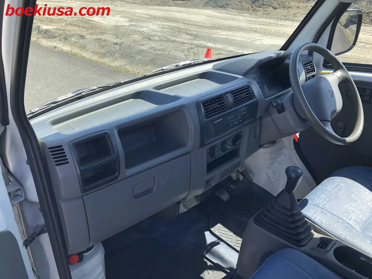 1999 Mitsubishi Minicab, a white Kei Truck, for sale at Boeki USA in Paterson, NJ (photo 9 of 20)