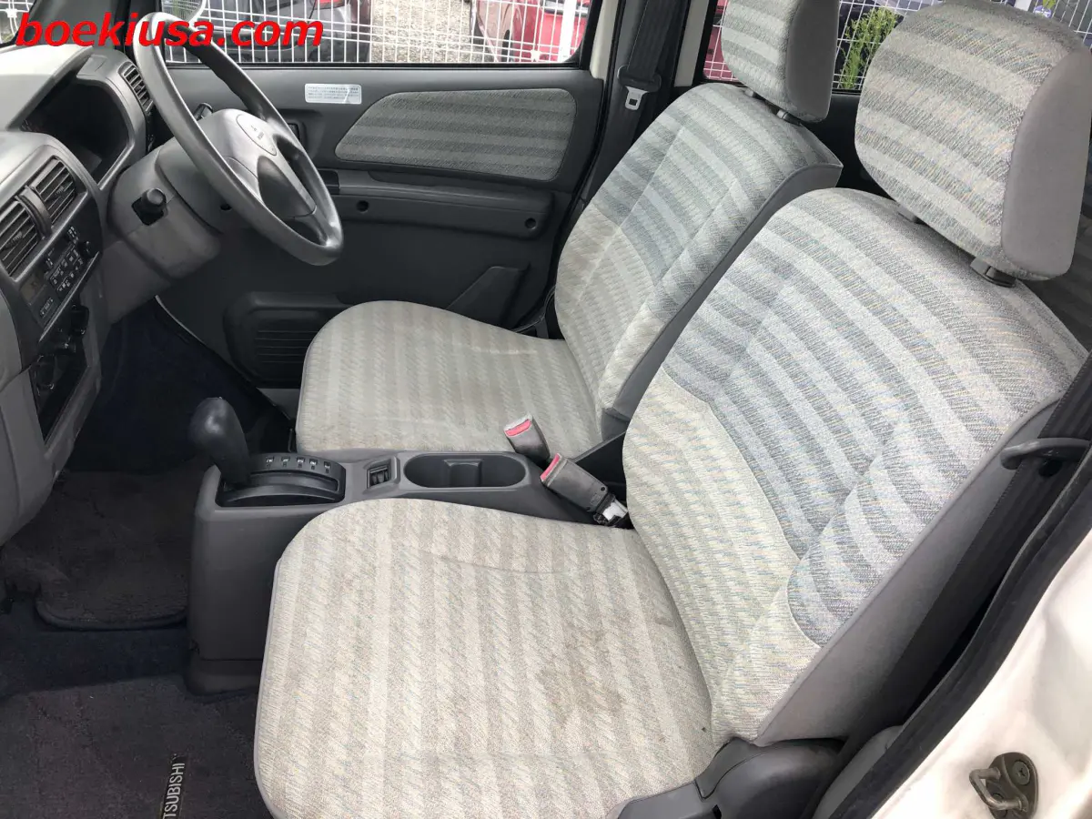 1999 Mitsubishi Minicab Van, a white Kei Van, for sale at Boeki USA in Paterson, NJ (photo 11 of 20)