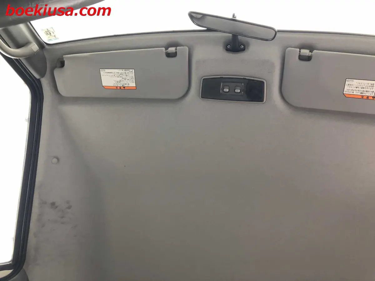 1999 Mitsubishi Minicab Van, a white Kei Van, for sale at Boeki USA in Paterson, NJ (photo 12 of 20)