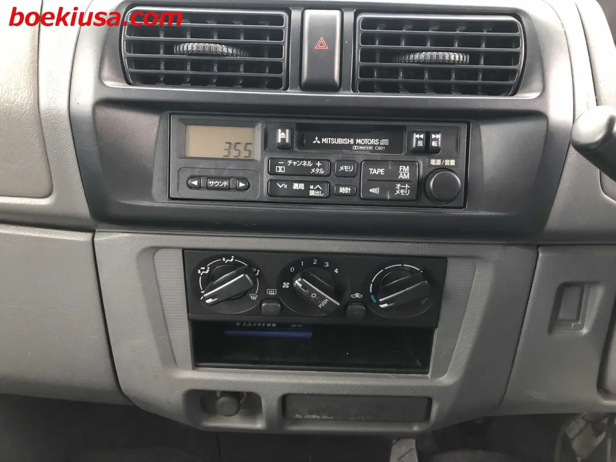 1999 Mitsubishi Minicab Van, a white Kei Van, for sale at Boeki USA in Paterson, NJ (photo 18 of 20)