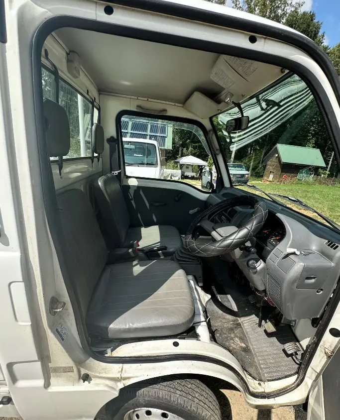 1999 Subaru Sambar 4WD, a white Kei Truck, for sale at Mayberry Mini Trucks in Mount Airy, NC (photo 10 of 15)