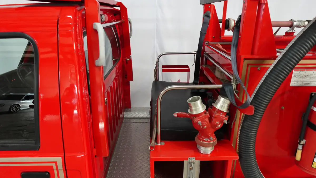 1999 Subaru Sambar Kei Fire Truck, a Kei Truck, for sale at JDM Drive in San Antonio, TX (photo 14 of 23)
