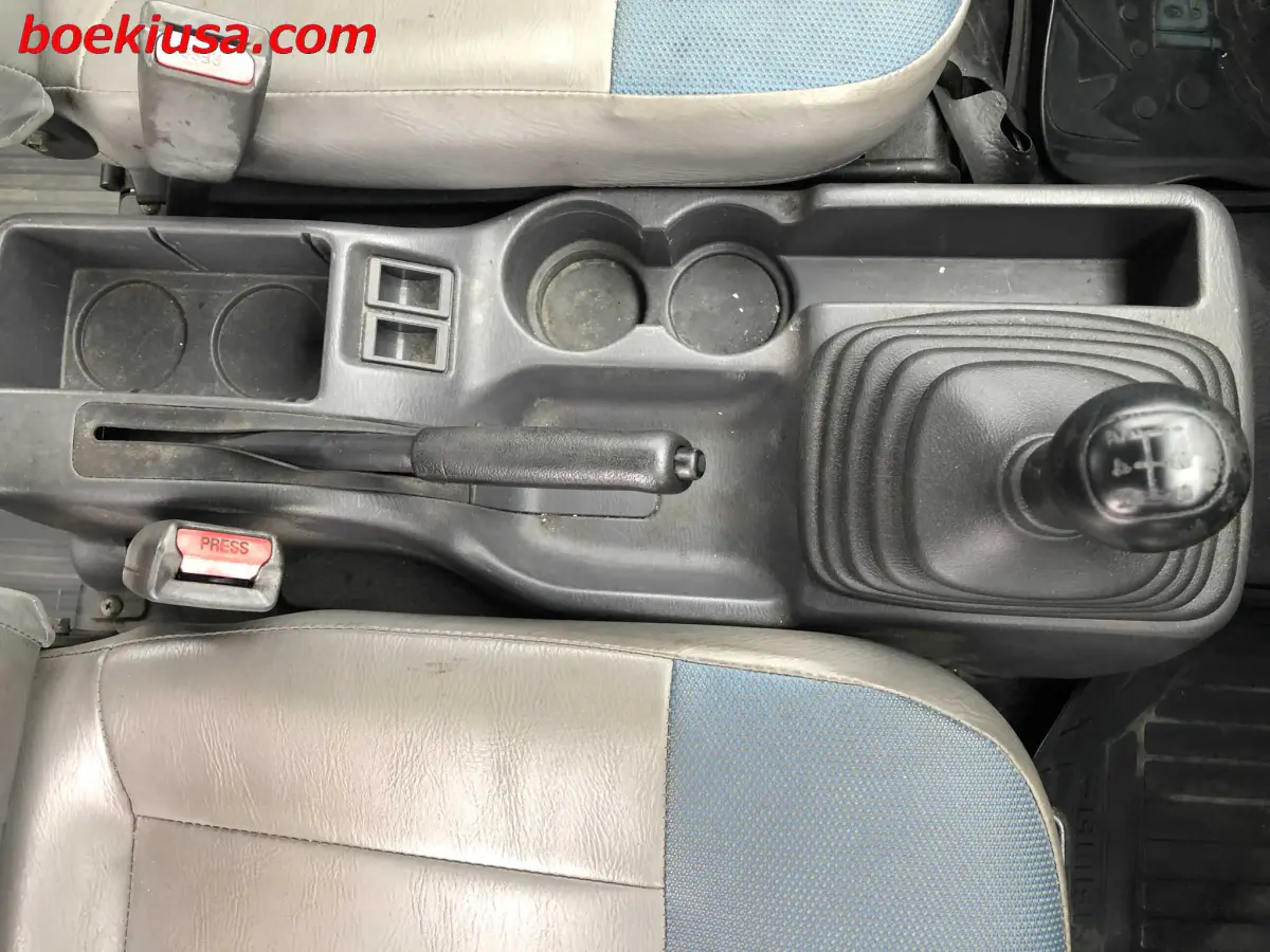1999 Subaru Sambar Van, a white Kei Van, for sale at Boeki USA in Paterson, NJ (photo 16 of 20)