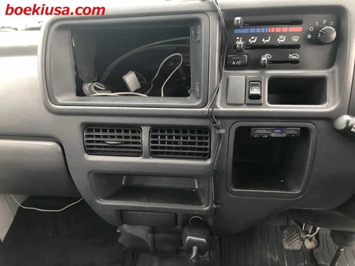 1999 Subaru Sambar Van, a white Kei Van, for sale at Boeki USA in Paterson, NJ (photo 18 of 20)