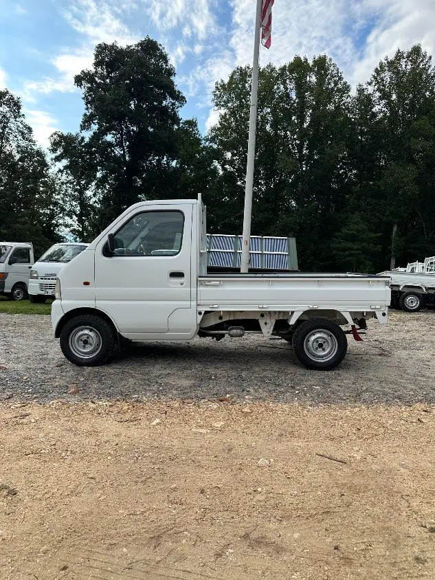 1999 Suzuki Carry 4WD, a white Kei Truck, for sale at Mayberry Mini Trucks in Mount Airy, NC (photo 14 of 20)