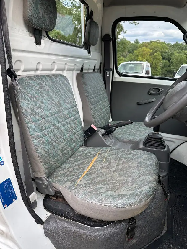1999 Suzuki Carry 4WD, a white Kei Truck, for sale at Mayberry Mini Trucks in Mount Airy, NC (photo 18 of 20)