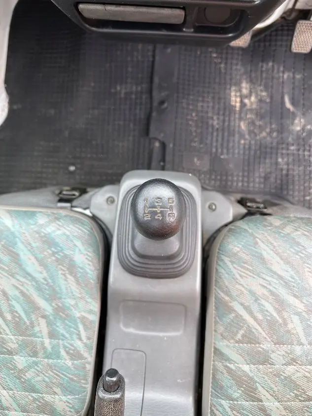 1999 Suzuki Carry 4WD, a white Kei Truck, for sale at Mayberry Mini Trucks in Mount Airy, NC (photo 19 of 20)