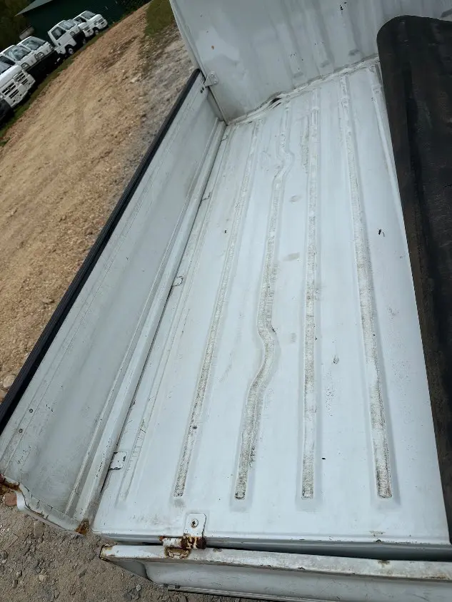 1999 Suzuki Carry 4WD, a white Kei Truck, for sale at Mayberry Mini Trucks in Mount Airy, NC (photo 11 of 20)