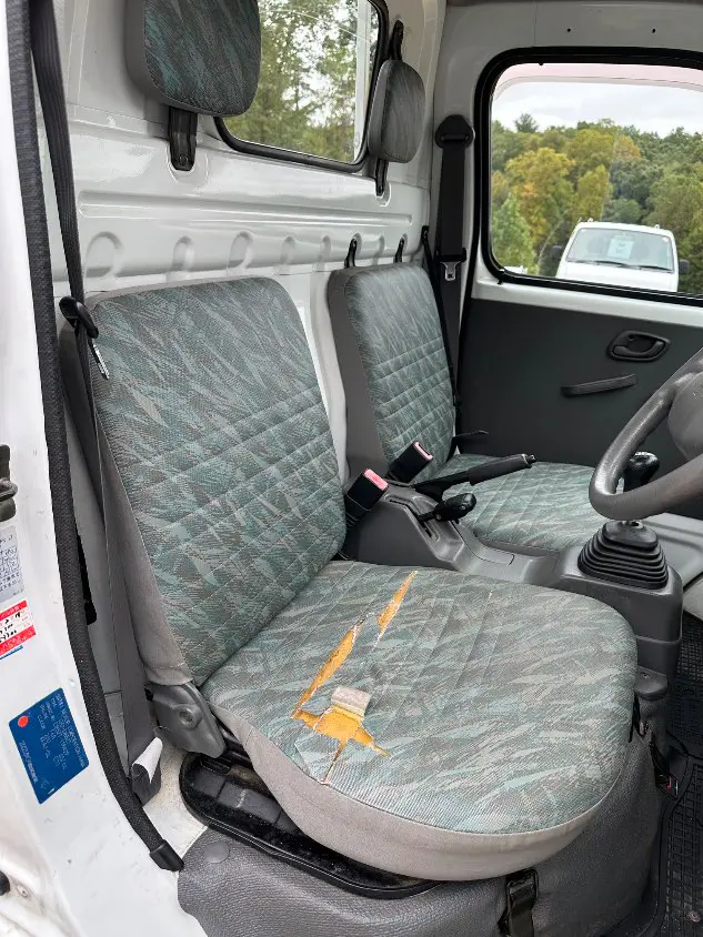 1999 Suzuki Carry 4WD, a white Kei Truck, for sale at Mayberry Mini Trucks in Mount Airy, NC (photo 17 of 20)