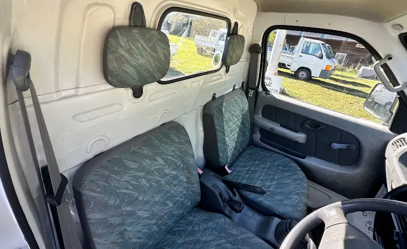 1999 Suzuki Carry 4WD, a white Kei Truck, for sale at Mayberry Mini Trucks in Mount Airy, NC (photo 10 of 17)