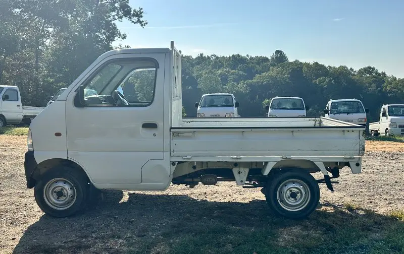 1999 Suzuki Carry 4WD, a white Kei Truck, for sale at Mayberry Mini Trucks in Mount Airy, NC (photo 7 of 18)