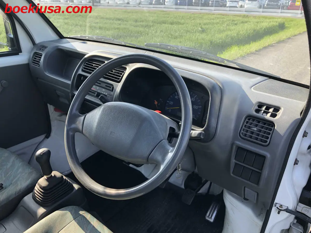 1999 Suzuki Carry 4x4, a white Kei Truck, for sale at Boeki USA in Paterson, NJ (photo 13 of 20)