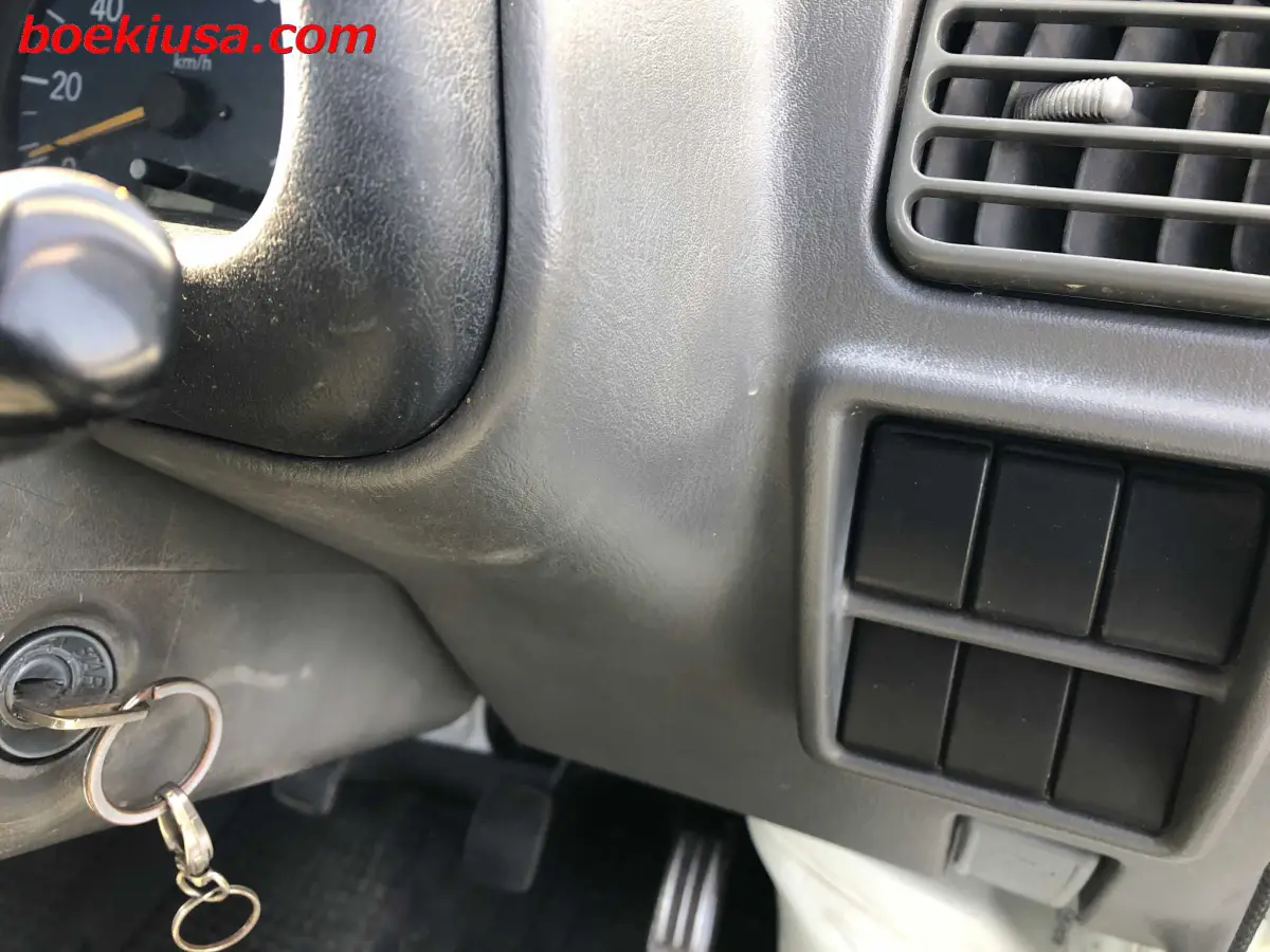 1999 Suzuki Carry 4x4, a white Kei Truck, for sale at Boeki USA in Paterson, NJ (photo 16 of 20)