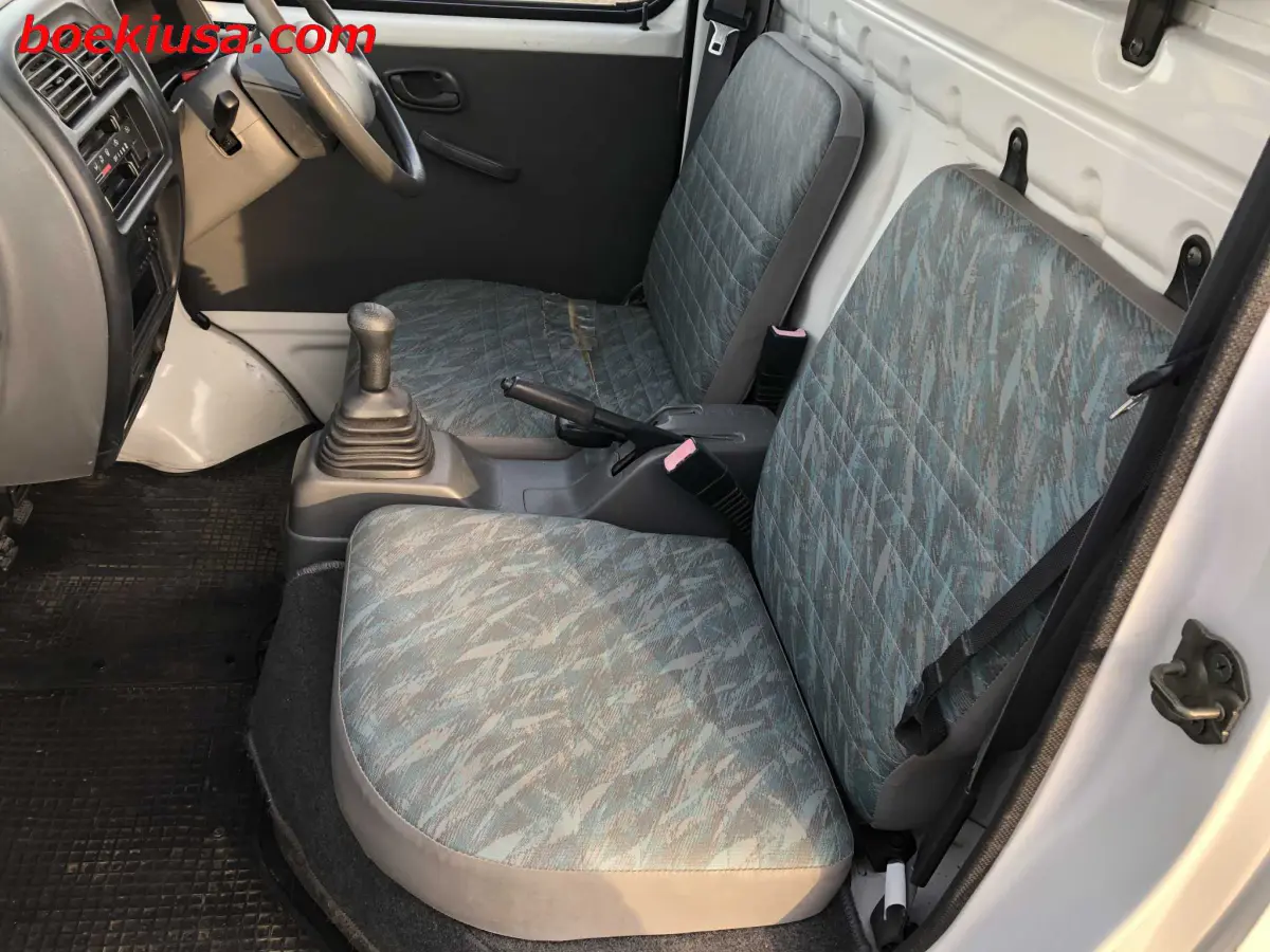 1999 Suzuki Carry 4x4, a white Kei Truck, for sale at Boeki USA in Paterson, NJ (photo 10 of 20)