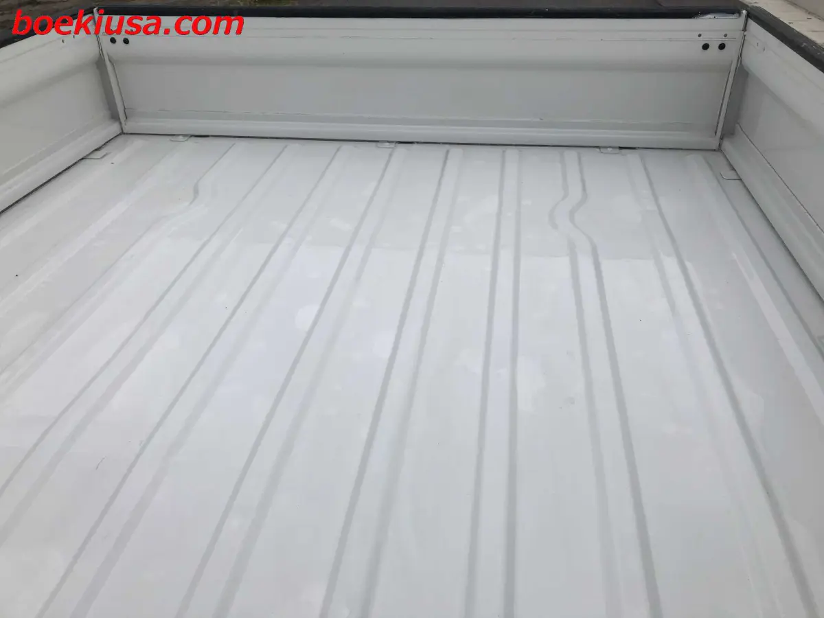 1999 Suzuki Carry 4x4, a white Kei Truck, for sale at Boeki USA in Paterson, NJ (photo 7 of 20)