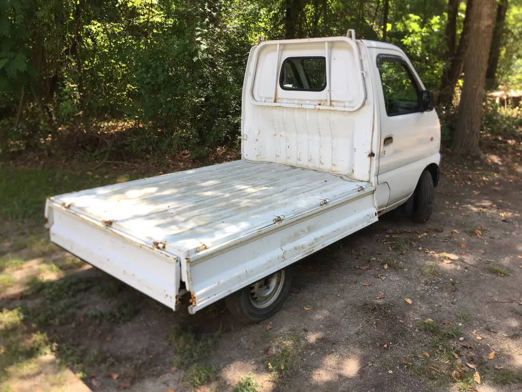 1999 Suzuki Carry, a Kei Truck, for sale at Fun Karz in North Little Rock, AR (photo 6 of 9)
