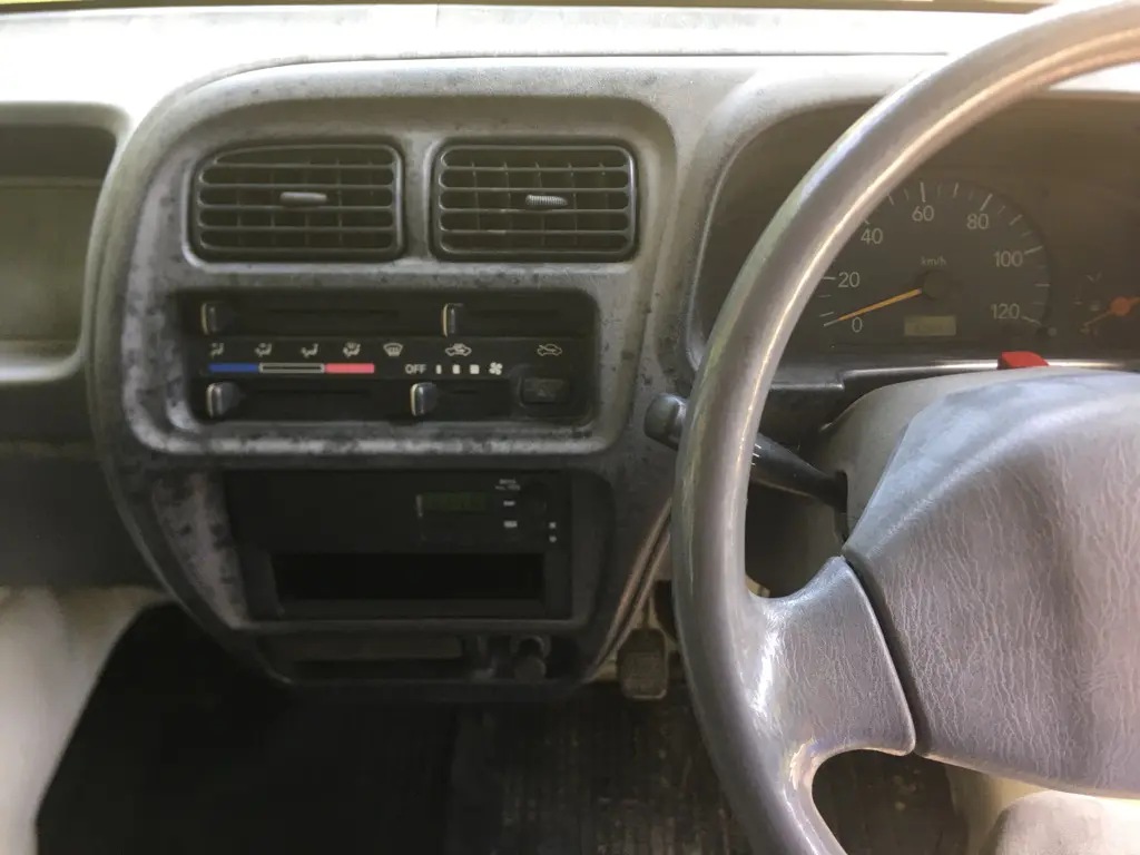 1999 Suzuki Carry, a Kei Truck, for sale at Fun Karz in North Little Rock, AR (photo 8 of 9)