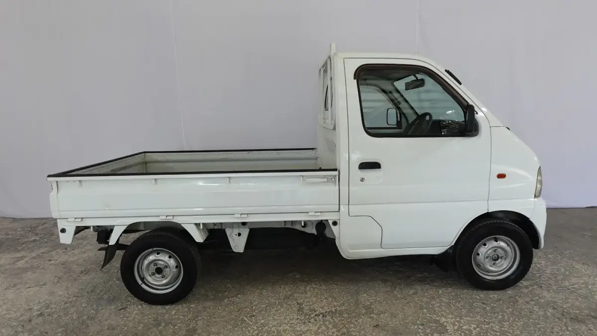 1999 Suzuki Carry Mini Kei Truck 4WD, for sale at JDM Drive in San Antonio, TX (photo 4 of 14)