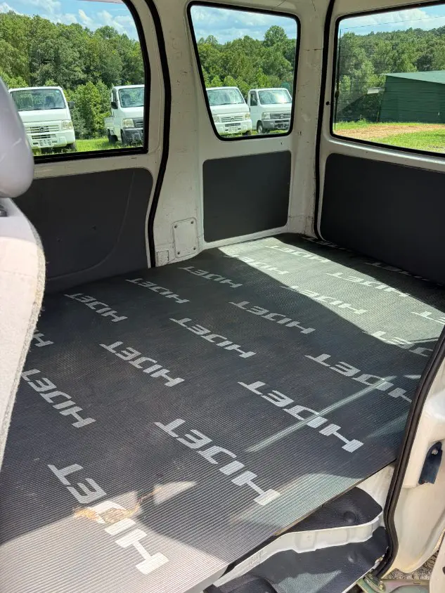 2000 Daihatsu Atrai, a white Kei Van, for sale at Mayberry Mini Trucks in Mount Airy, NC (photo 11 of 20)