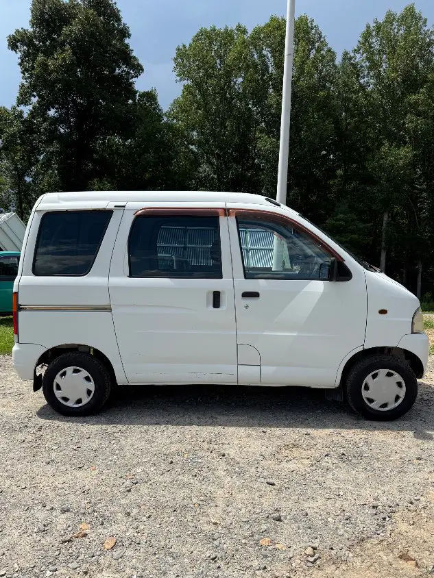 2000 Daihatsu Atrai, a white Kei Van, for sale at Mayberry Mini Trucks in Mount Airy, NC (photo 4 of 20)