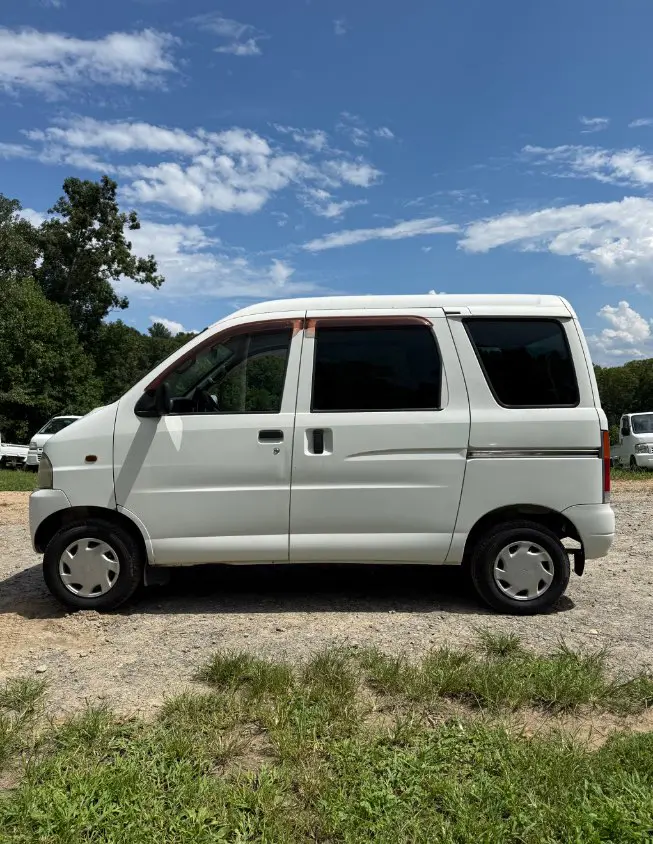 2000 Daihatsu Atrai, a white Kei Van, for sale at Mayberry Mini Trucks in Mount Airy, NC (photo 9 of 20)