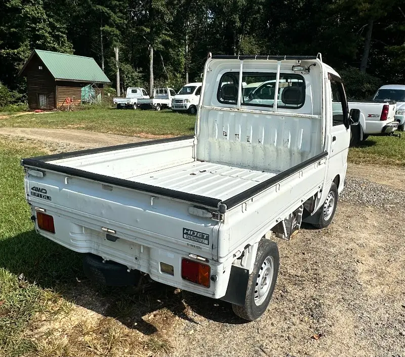 2000 Daihatsu Hijet 4WD, a white Kei Truck, for sale at Mayberry Mini Trucks in Mount Airy, NC (photo 5 of 17)