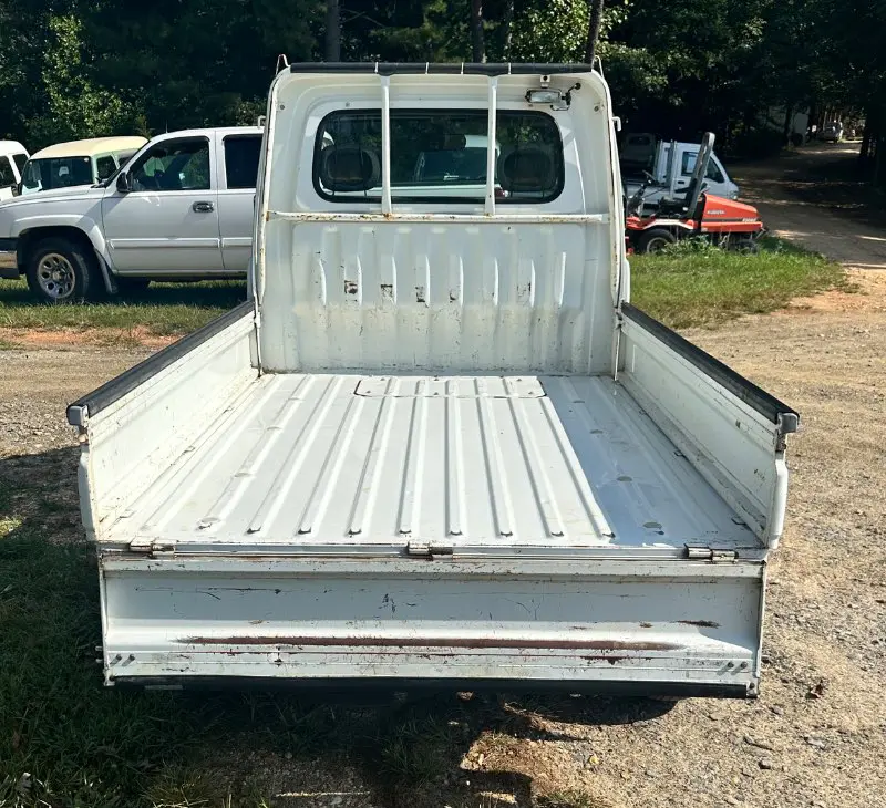 2000 Daihatsu Hijet 4WD, a white Kei Truck, for sale at Mayberry Mini Trucks in Mount Airy, NC (photo 7 of 17)