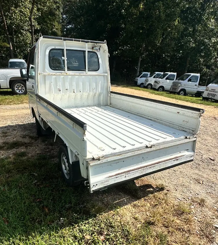 2000 Daihatsu Hijet 4WD, a white Kei Truck, for sale at Mayberry Mini Trucks in Mount Airy, NC (photo 8 of 17)
