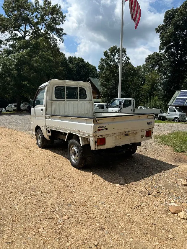 2000 Daihatsu Hijet 4WD, a white Kei Truck, for sale at Mayberry Mini Trucks in Mount Airy, NC (photo 12 of 20)