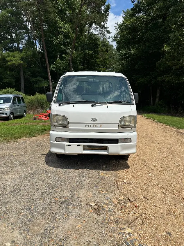 2000 Daihatsu Hijet 4WD, a white Kei Truck, for sale at Mayberry Mini Trucks in Mount Airy, NC (photo 4 of 20)