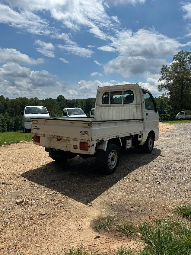 2000 Daihatsu Hijet 4WD, a white Kei Truck, for sale at Mayberry Mini Trucks in Mount Airy, NC (photo 7 of 20)