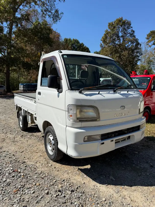 2000 Daihatsu Hijet 4WD, a white Kei Truck, for sale at Mayberry Mini Trucks in Mount Airy, NC (photo 3 of 17)