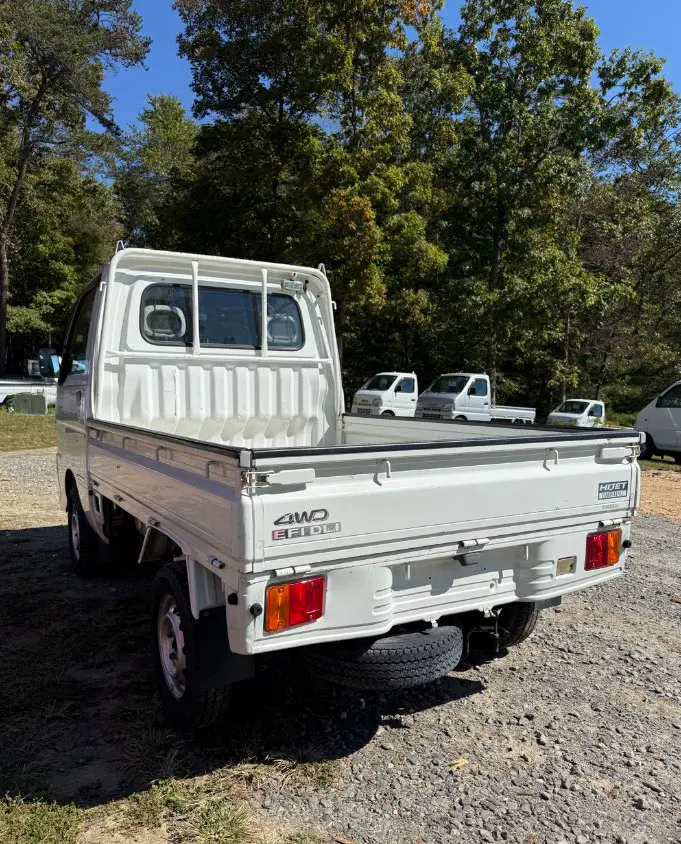 2000 Daihatsu Hijet 4WD, a white Kei Truck, for sale at Mayberry Mini Trucks in Mount Airy, NC (photo 8 of 17)