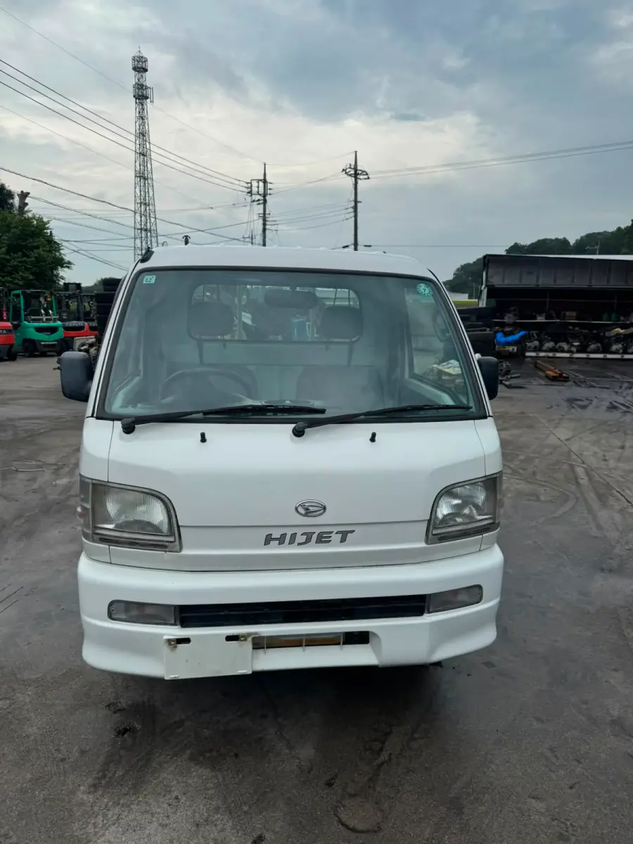 2000 Daihatsu Hijet 4x2 M/T, a white Kei Truck, for sale at Skyline Kei Trucks in Houston, TX (photo 2 of 12)